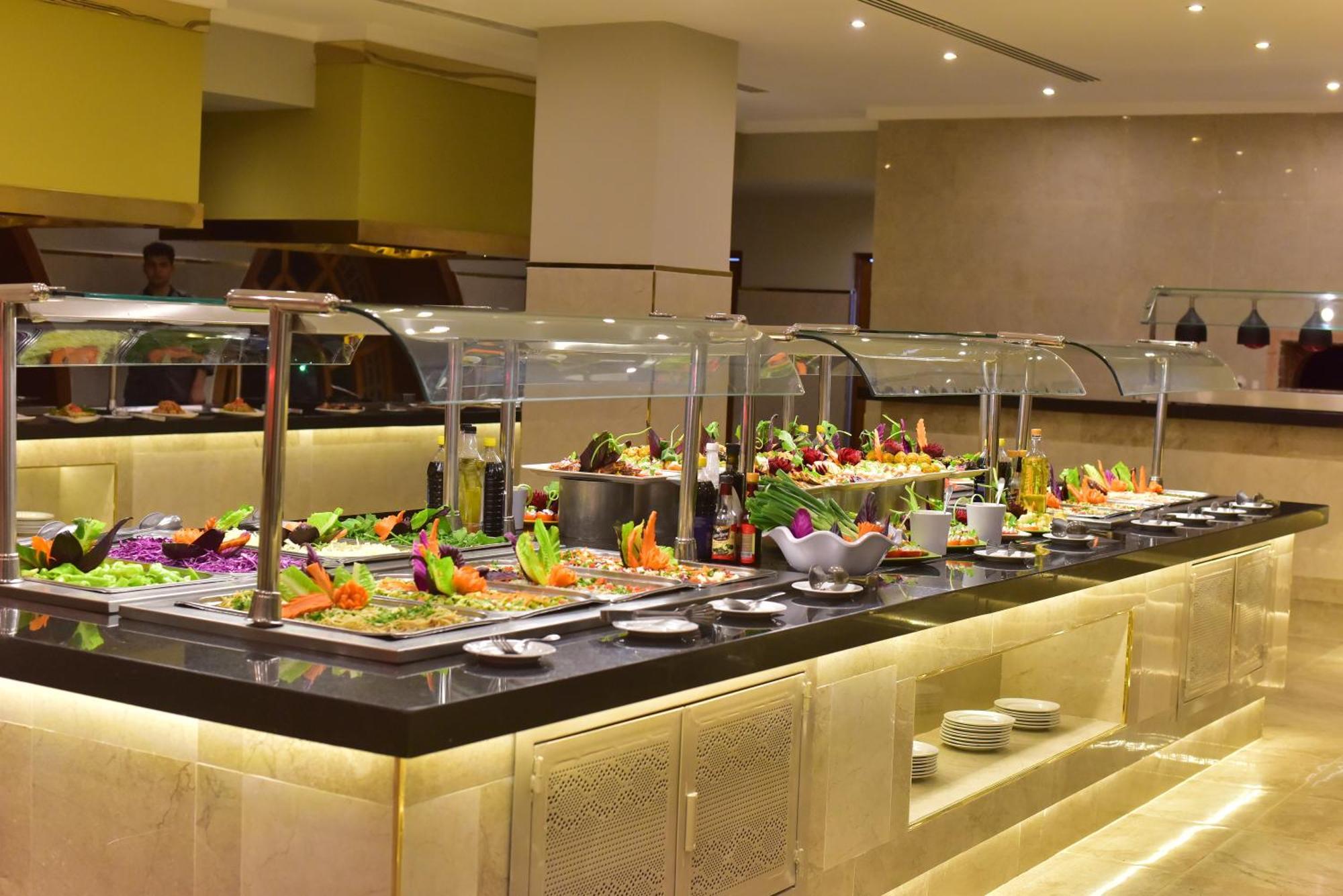 The Grand Hotel Sharm El Sheikh 外观 照片 A salad bar
