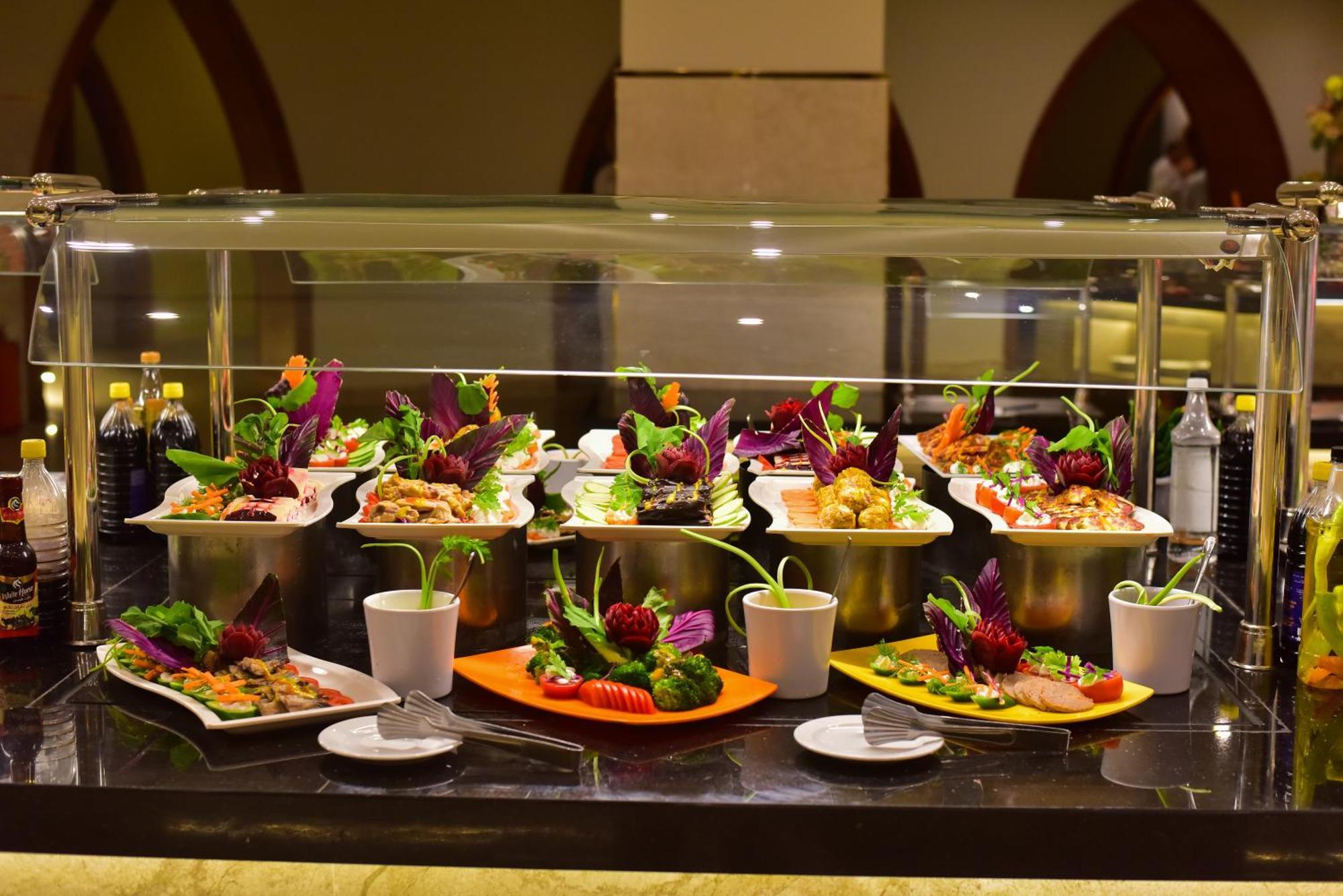 The Grand Hotel Sharm El Sheikh 外观 照片 A salad bar