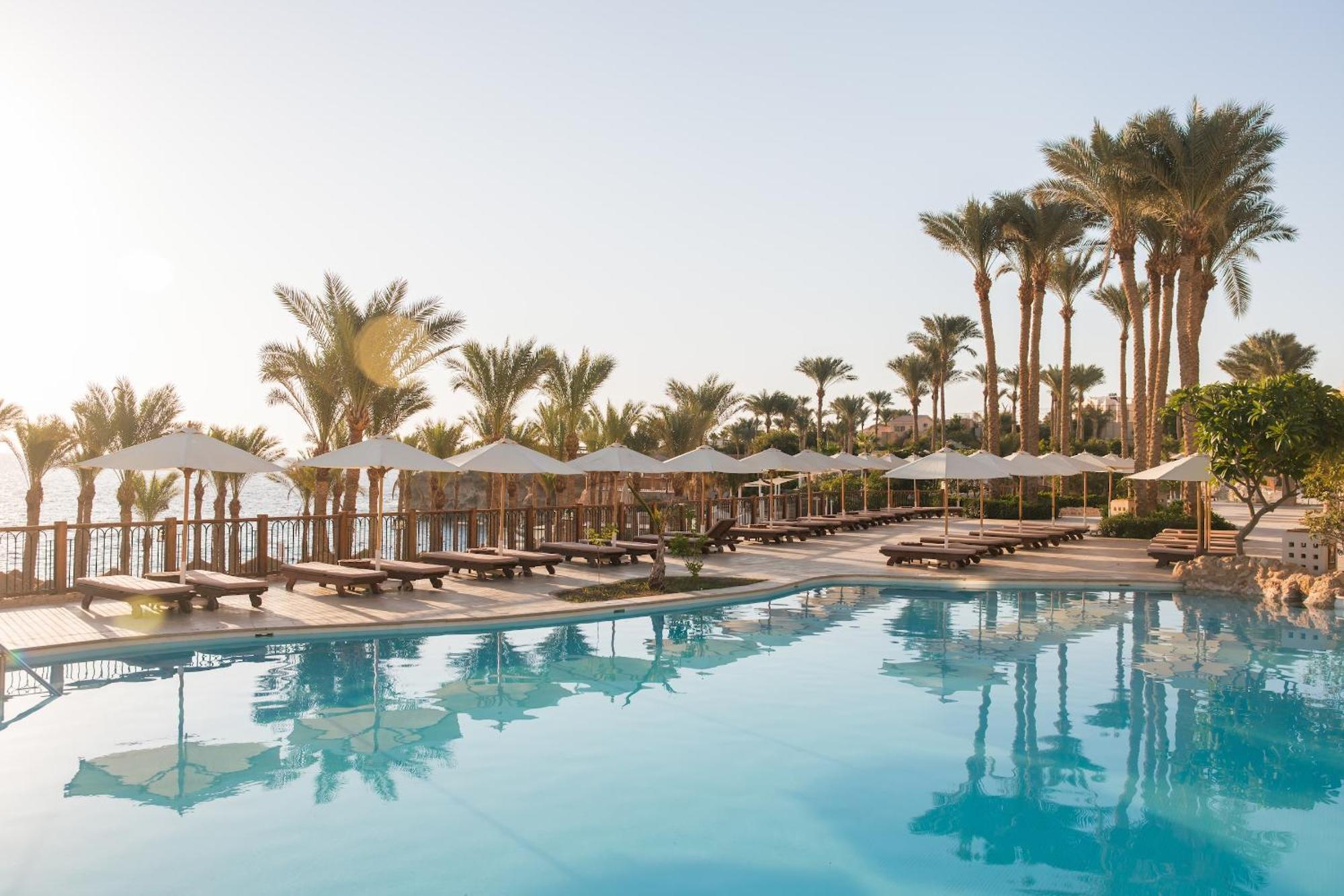 The Grand Hotel Sharm El Sheikh 外观 照片 The swimming pool at the Four Seasons Resort